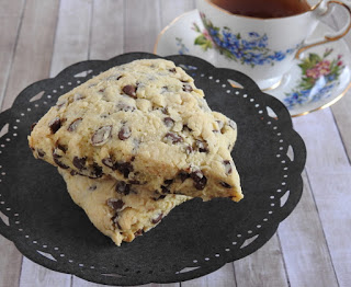 Chocolate Chip Scones - Jolene's Recipe Journal - May 2019 Recipe Round-Up - April showers bring May flowers. This year, May also brings Mother's Day, so we're sharing some of our favorite mom-friendly recipes in our May Recipe Round-Up. Recipes that are perfect to make for your mom on Mother's Day to show her just how much you love and cherish her.