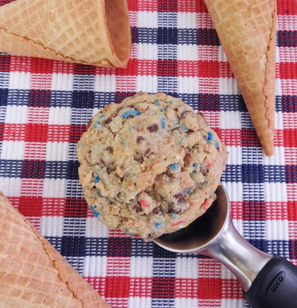 Sugar Cone Chocolate Chip Cookies - Jolene's Recipe Journal - Welcome to Friday! Friday! Friday! Favorites! Each Friday we'll be sharing our favorite recipes of the week from other fabulous food bloggers, so make sure to visit and see what tasty over-the-top dishes we're most excited about.