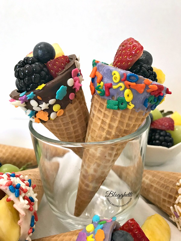 Cone Dipped Cones with Fruit - Blogghetti - Summer will be over before you know it. So, while the weather is still hot, get out and enjoy it as much as you can. We're helping you by sharing all our favorite picnic and cookout recipes. Hopefully, they'll inspire you to spend time with friends in the sun and enjoy the warm summer weather while it lasts.