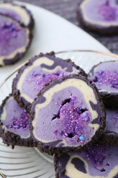 Geode Cookies - The Spiffy Cookie - Welcome to Friday! Friday! Friday! Favorites! Each Friday we'll be sharing our favorite recipes of the week from other fabulous food bloggers, so make sure to visit and see what tasty over-the-top dishes we're most excited about.