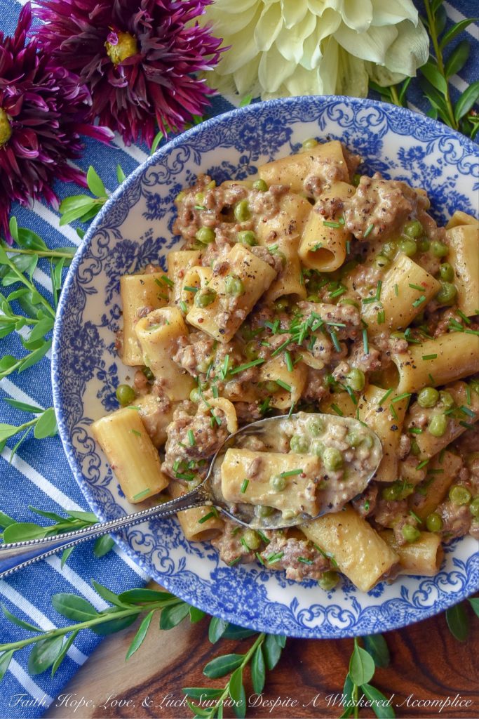 One-Pot 30-Minute Cheeseburger Pasta Meal - When life gets hectic, you don't always have a lot of time to get dinner on the table. That's where this 30-minute meal helps out. Not only is this creamy cheeseburger pasta meal with peas absolutely delicious, but it also only requires one pot or one pan to make it. How great is that? You'll have this busy weekday meal on the table in a flash and not have to clean every single dish in your kitchen afterward.