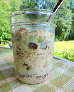 Apple Cinnamon Overnight Oats - Jolene's Recipe Journal - September 2019 Recipe Round-Up - When September arrives and all of the kids go back to school, quick and easy breakfast and weeknight meals are always a brilliant idea. This month, we're sharing some of our favorite time-saving recipes to help you get breakfast and dinner on the table in the least amount of time possible.