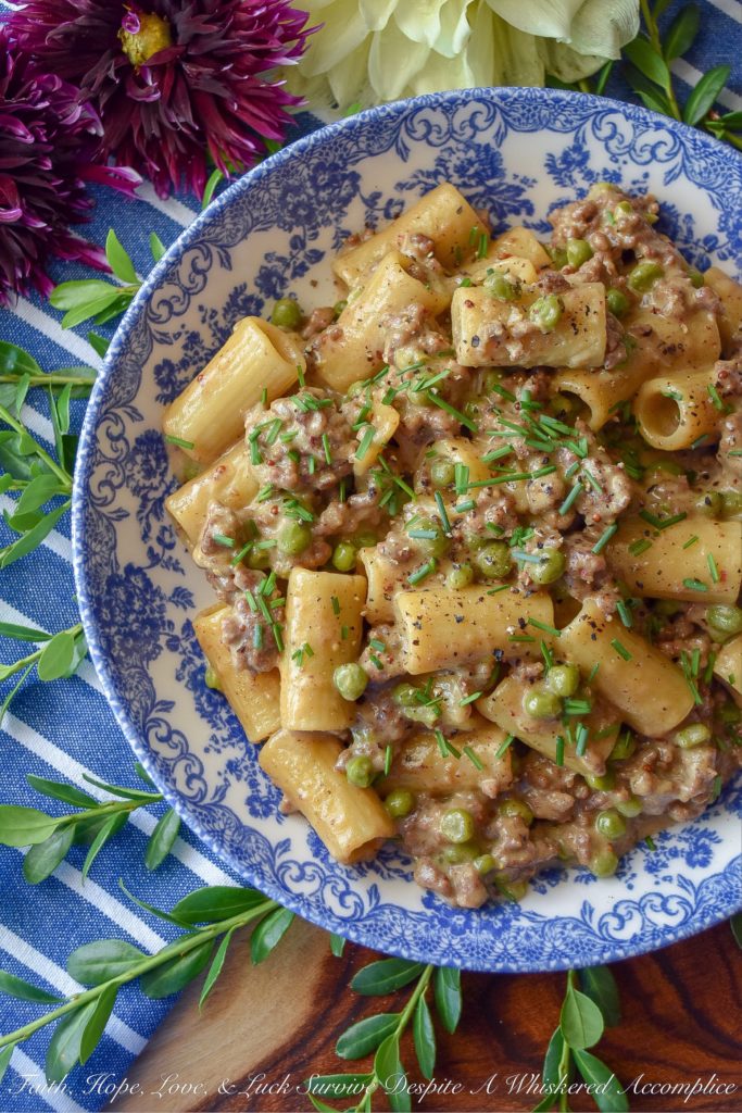 One-Pot 30-Minute Cheeseburger Pasta Meal - When life gets hectic, you don't always have a lot of time to get dinner on the table. That's where this 30-minute meal helps out. Not only is this creamy cheeseburger pasta meal with peas absolutely delicious, but it also only requires one pot or one pan to make it. How great is that? You'll have this busy weekday meal on the table in a flash and not have to clean every single dish in your kitchen afterward.
