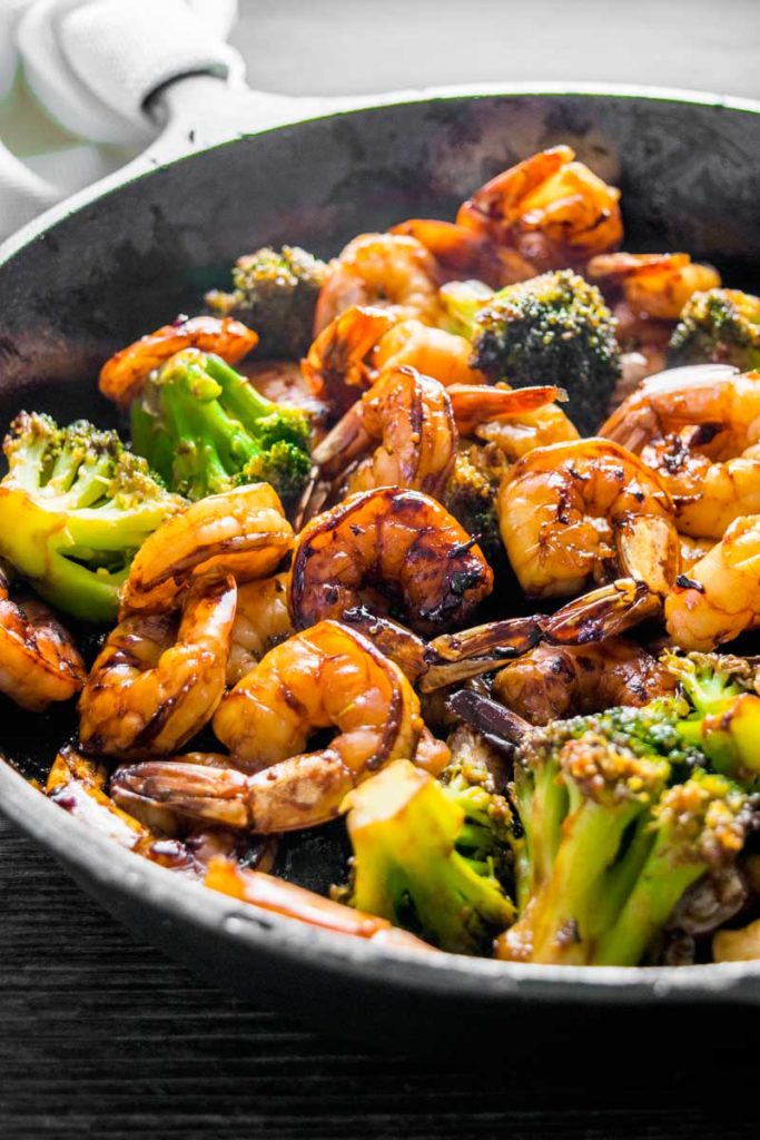 Honey Garlic Shrimp and Broccoli - Homemade Hooplah - Welcome to Friday! Friday! Friday! Favorites! Each Friday we'll be sharing our favorite recipes of the week from other fabulous food bloggers, so make sure to visit and see what tasty over-the-top dishes we're most excited about.