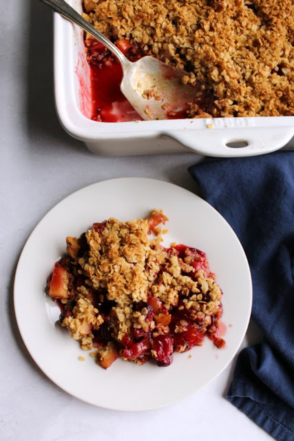 Cranberry Apple Crispy - Cooking with Carlee - Welcome to Friday! Friday! Friday! Favorites! Each Friday we'll be sharing our favorite recipes of the week from other fabulous food bloggers, so make sure to visit and see what tasty over-the-top dishes we're most excited about.