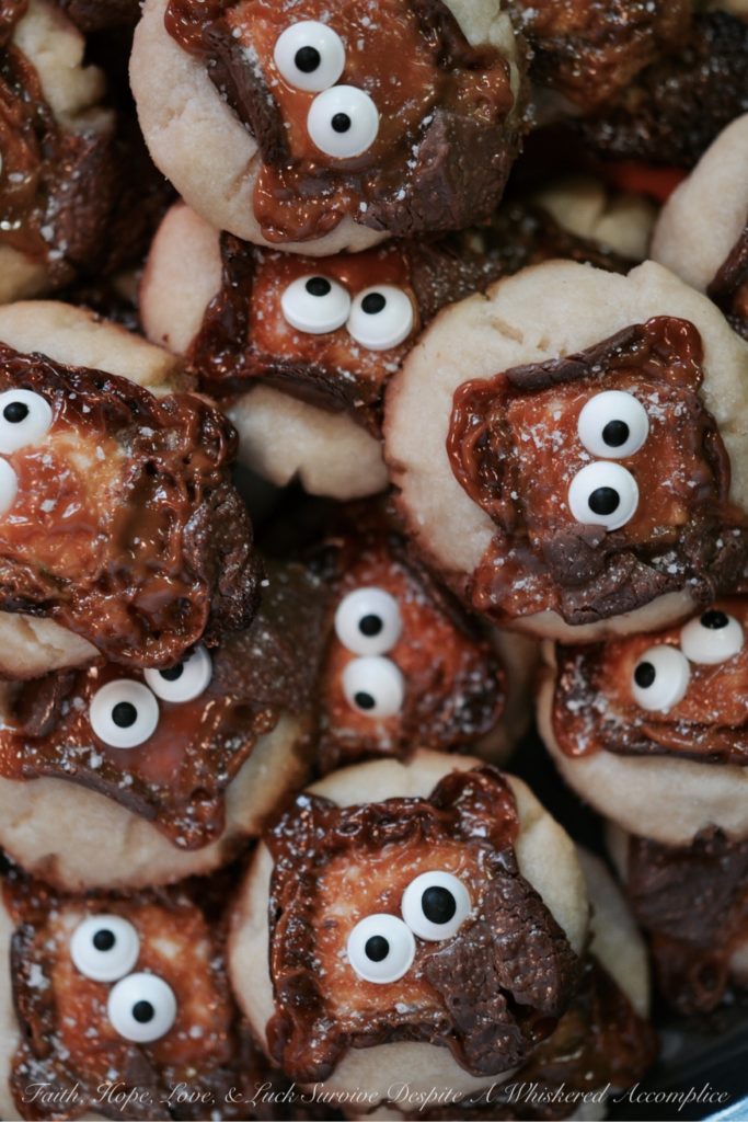 Milky Way Melted Ghost Cookies - Faith, Hope, Love, & Luck - October 2019 Recipe Round-Up - Now that it's fall and Halloween's right around the corner, we're all looking for a few cute recipes to celebrate the autumn season with. This month's October recipe round-up is packed with tons of spooky sweet and savory recipes to help you and your little goblins get in the holiday spirit.