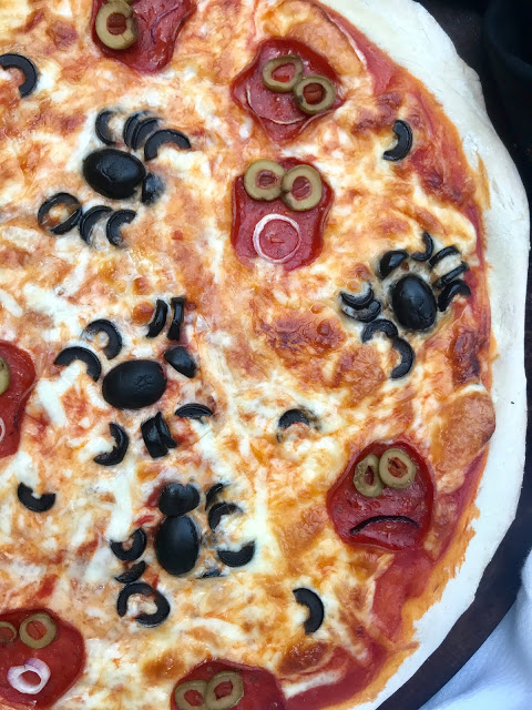Spider and Monster Face Halloween Pizza - Savory Moments - October 2019 Recipe Round-Up - Now that it's fall and Halloween's right around the corner, we're all looking for a few cute recipes to celebrate the autumn season with. This month's October recipe round-up is packed with tons of spooky sweet and savory recipes to help you and your little goblins get in the holiday spirit.