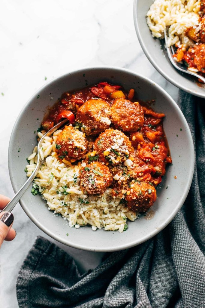 Chicken Meatballs with Peppers and Orzo - Pinch of Yum - Welcome to Friday! Friday! Friday! Favorites! Each Friday we'll be sharing our favorite recipes of the week from other fabulous food bloggers, so make sure to visit and see what tasty over-the-top dishes we're most excited about.