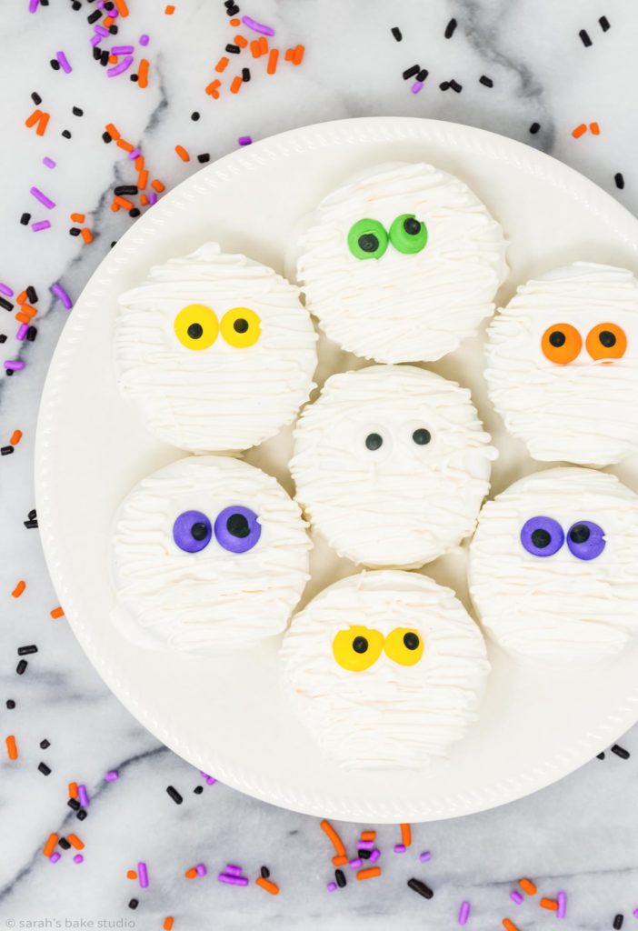 Halloween Mummy Oreo Cookies - Sarah's Bake Studio - Welcome to Friday! Friday! Friday! Favorites! Each Friday we'll be sharing our favorite recipes of the week from other fabulous food bloggers, so make sure to visit and see what tasty over-the-top dishes we're most excited about.
