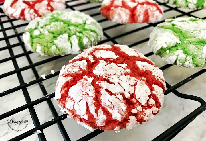 Christmas Crinkle Cookies - Blogghetti - December 2019 Recipe Round-Up - Now that the holiday season has finally arrived, it's time to celebrate with some of our favorite festive recipes. Whether you're looking for a holiday appetizer to take to your work Christmas party, a quick weeknight dinner to make before picking out a tree, or a cookie or two to leave out for Santa on Christmas Eve, we've totally got you covered.