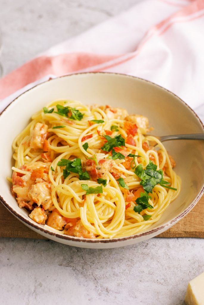 Creamy Chicken and Bacon Pasta - Cooking with Ewa - Welcome to Friday! Friday! Friday! Favorites! Each Friday we'll be sharing our favorite recipes of the week from other fabulous food bloggers, so make sure to visit and see what tasty over-the-top dishes we're most excited about.