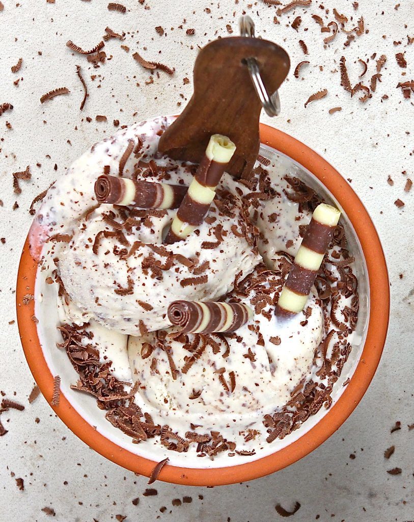 Simple No Churn Baileys Ice Cream - Gluten Free Alchemist - Welcome to Friday! Friday! Friday! Favorites! Each Friday we'll be sharing our favorite recipes of the week from other fabulous food bloggers, so make sure to visit and see what tasty over-the-top dishes we're most excited about.