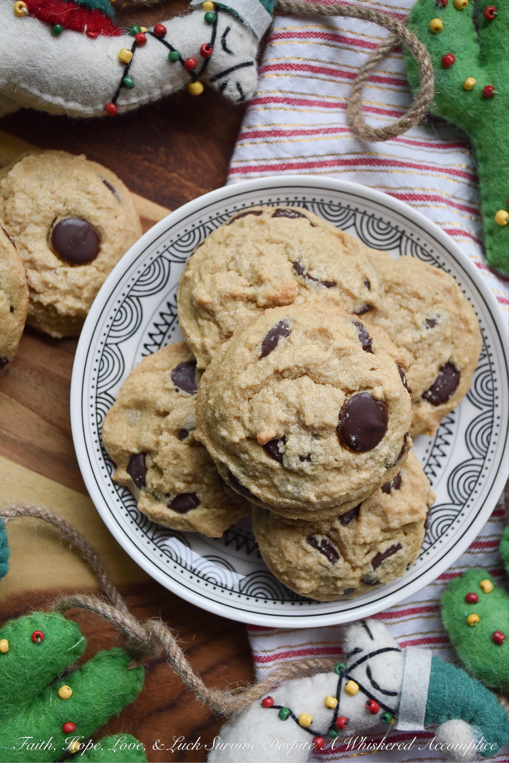 Crumbly Gluten-Free Chocolate Chip Cookies