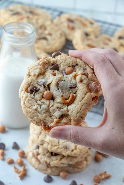 Kitchen Sink Cookies - Cooking with Carlee - Welcome to Friday! Friday! Friday! Favorites! Each Friday we'll be sharing our favorite recipes of the week from other fabulous food bloggers, so make sure to visit and see what tasty over-the-top dishes we're most excited about.