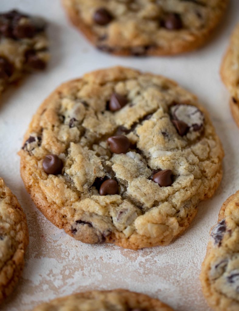 Royal Cookies - How Sweet Eats - Welcome to Friday! Friday! Friday! Favorites! Each Friday we'll be sharing our favorite recipes of the week from other fabulous food bloggers, so make sure to visit and see what tasty over-the-top dishes we're most excited about.