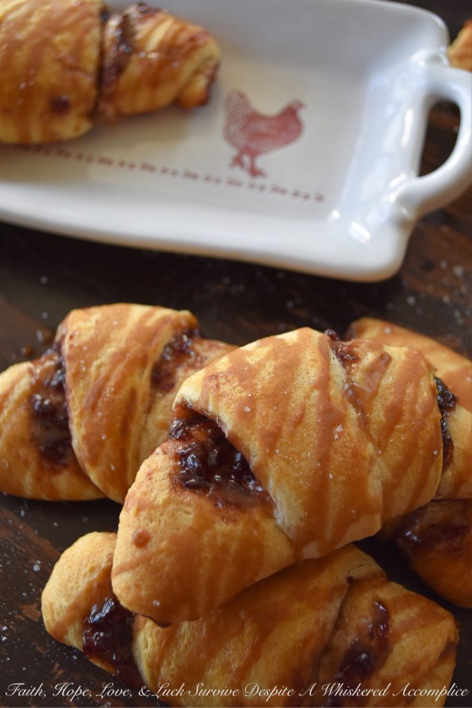 Sweet Balsamic Blackberry Crescent Rolls - Transform refrigerated crescent rolls into something truly delicious with a little bit of blackberry jam and balsamic vinegar. Now, you just need to decide if you want to enjoy these sweet little doughy bites of heaven for breakfast, brunch, lunch, dinner, or dessert.