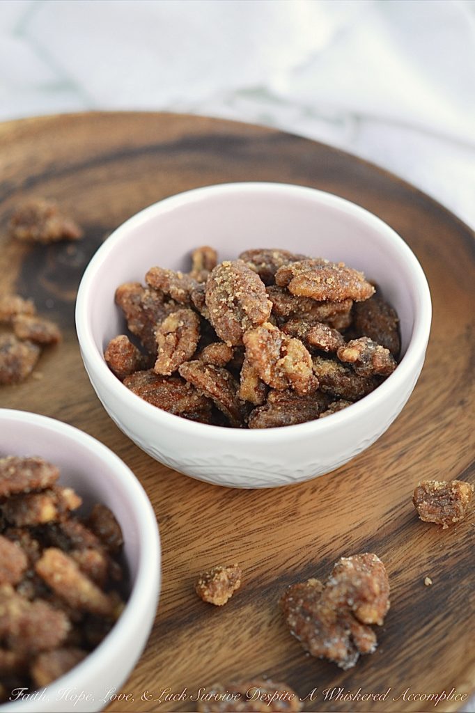 Crockpot Cinnamon Praline Pecans - Praline pecans are perfect as a snack alone, but they also go great in and on baked desserts. This simple crockpot method of cooking them makes them easy to have on any day of the week.