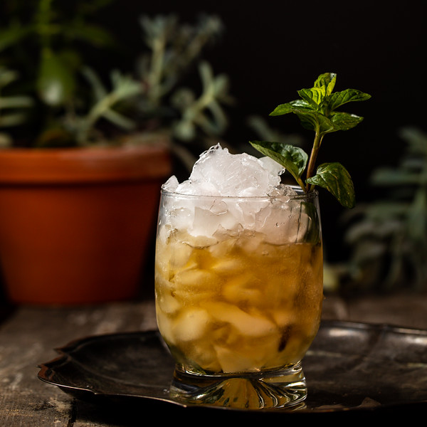 Classic Mint Julep Cocktail - Sidewalk Shoes - Welcome to Friday! Friday! Friday! Favorites! Each Friday we'll be sharing our favorite recipes of the week from other fabulous food bloggers, so make sure to visit and see what tasty over-the-top dishes we're most excited about.