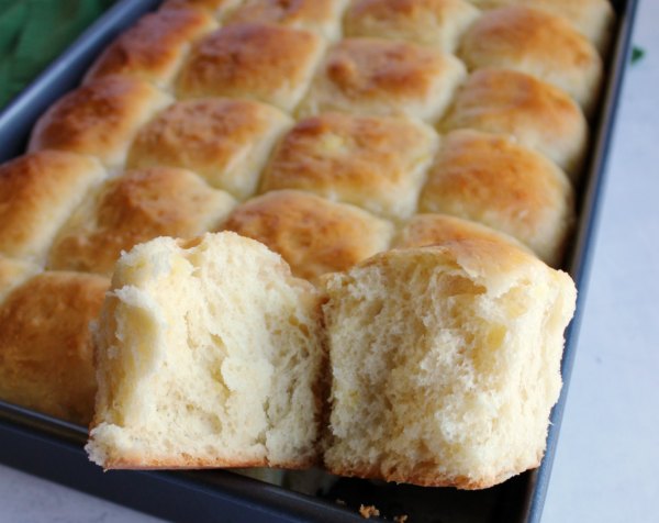 Homemade Hawaiian Sweet Rolls - Cooking with Carlee - Welcome to Friday! Friday! Friday! Favorites! Each Friday we'll be sharing our favorite recipes of the week from other fabulous food bloggers, so make sure to visit and see what tasty over-the-top dishes we're most excited about.