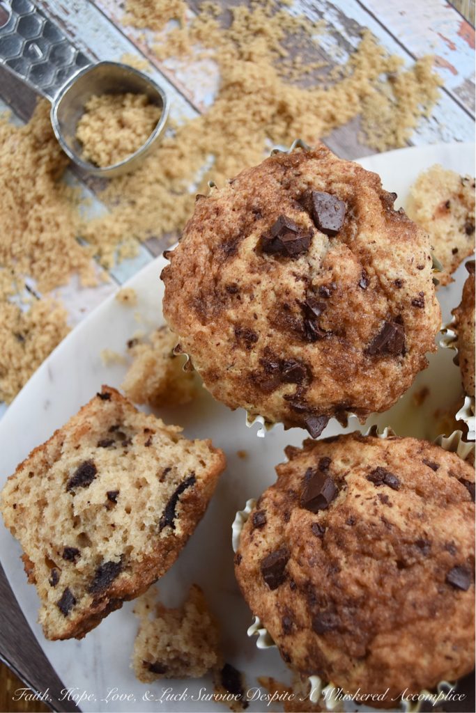 Brown Sugar Cinnamon Chocolate Chunk Muffins - Anyone can make a chocolate chip muffin, however, why should you settle for an ordinary muffin when you can enjoy an extra-ordinary muffin? These sweet muffins have cinnamon, chocolate chunks, and a buttery brown sugar topping. Whether you eat these for breakfast, dinner, or even as a mid-day snack, I know you're going to absolutely love these soft, tender, moist, and crunchy brown sugar muffins.