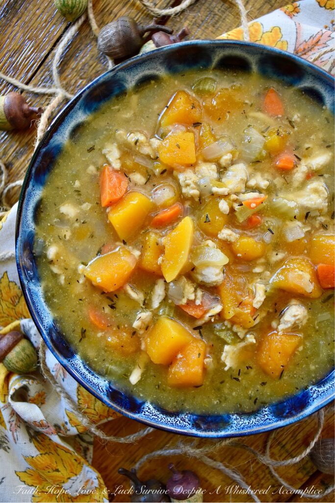 Healthy Butternut Squash & Chicken Soup - This autumn butternut squash and ground chicken one-pot soup recipe will satisfy your entire family with its amazing flavor and vibrant color. Add in the fact that this soup is super-healthy and what's not to like? This is definitely a fall recipe that you'll want to make over and over again.