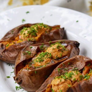 Unique & Creative Cajun Recipes for Mardi Gras - When it comes to Mardi Gras food, po' boy sandwiches, jambalaya, and shrimp étouffée are the norm. However, this unique Mardi Gras recipe round-up is a bit more creative. You'll find recipes like muffuletta empanadas and king cake croissants, not to mention several Cajun soup, stew, and chowder recipes. If you're looking for unique and creative Cajun Mardi Gras recipes, we've totally got you covered.