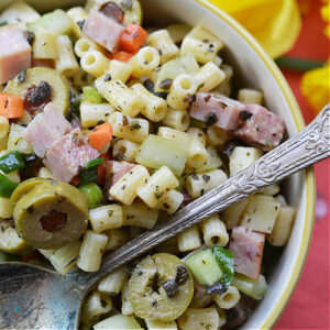 Unique & Creative Cajun Recipes for Mardi Gras - When it comes to Mardi Gras food, po' boy sandwiches, jambalaya, and shrimp étouffée are the norm. However, this unique Mardi Gras recipe round-up is a bit more creative. You'll find recipes like muffuletta empanadas and king cake croissants, not to mention several Cajun soup, stew, and chowder recipes. If you're looking for unique and creative Cajun Mardi Gras recipes, we've totally got you covered.