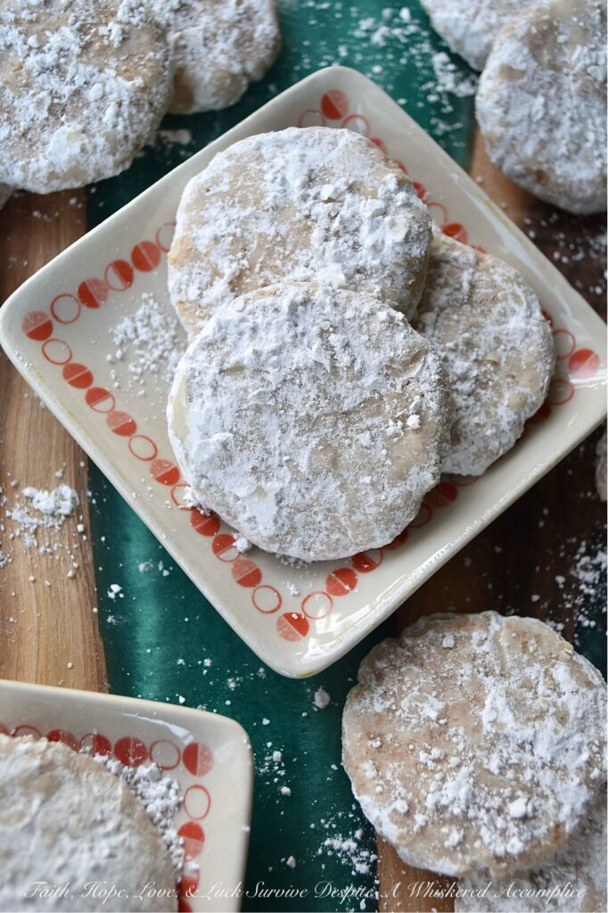 Cinnamon Powdered Sugar Panko Cookies - Panko bread crumbs are the secret ingredient to these cinnamon-flavored powdered sugar cookies. The panko's light and airy texture provides a delightful crunch that perfectly complements the sweetness of the powdered sugar and the subtle hint of ground cinnamon. These buttery cookies are incredibly easy to make and are guaranteed to be an instant crowd-pleaser.
